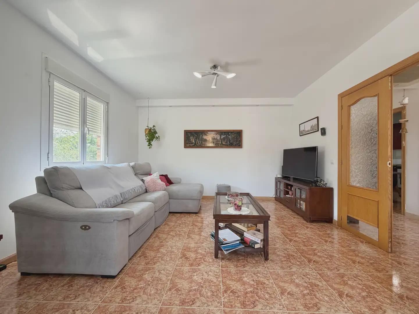 4 soverom Kjedet enebolig til salgs i Ugena med svømmebasseng garasje - € 390 000 (Ref: 9987343)