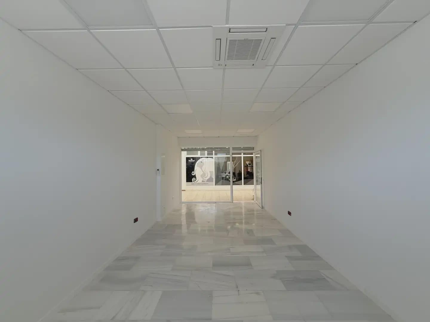 Erhverv til salg i Las Rozas de Madrid - € 110.000 (Ref: 9999426)