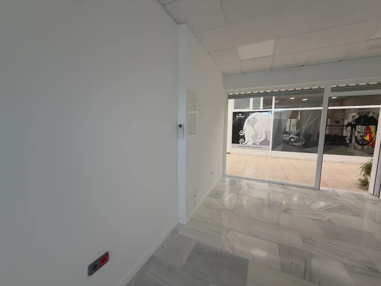 Erhverv til salg i Las Rozas de Madrid - € 110.000 (Ref: 9999426)