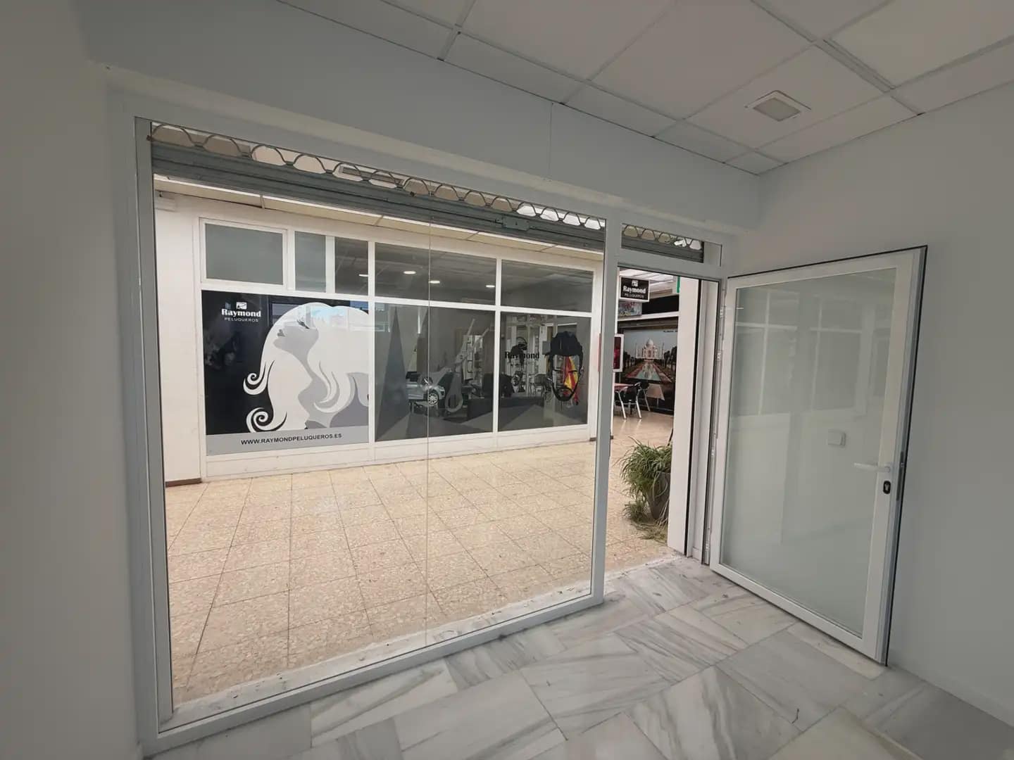 Erhverv til salg i Las Rozas de Madrid - € 110.000 (Ref: 9999426)
