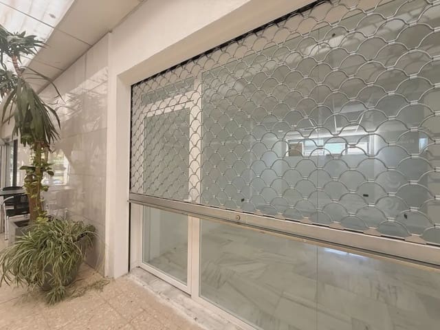 Erhverv til salg i Las Rozas de Madrid - € 110.000 (Ref: 9999426)