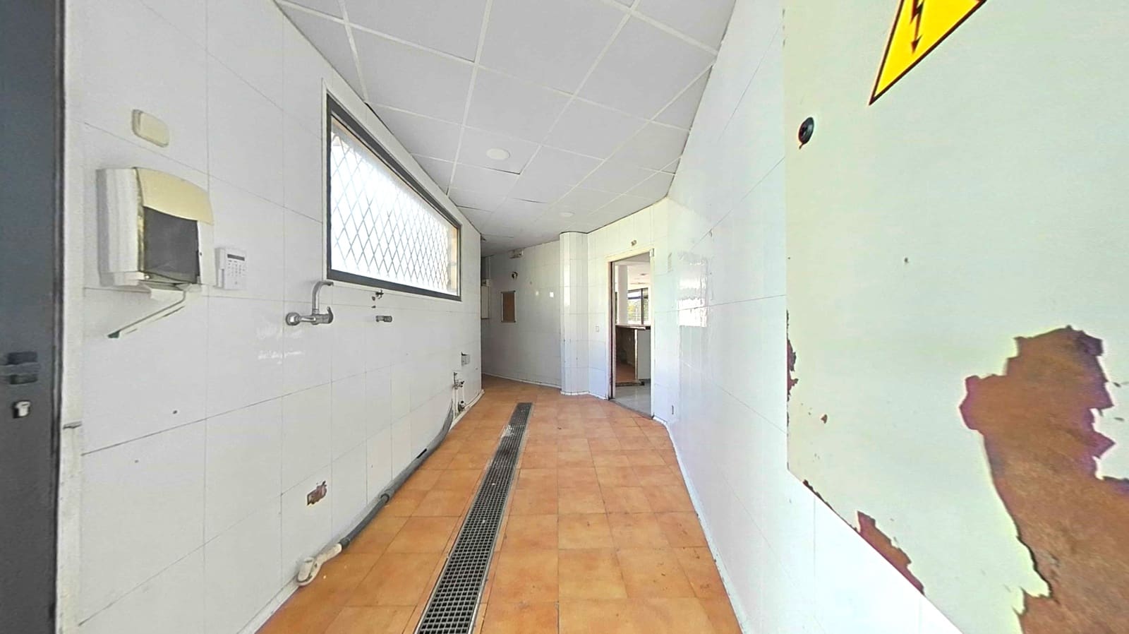 Butik til salg i El Prat de Llobregat - € 780.000 (Ref: 9009318)