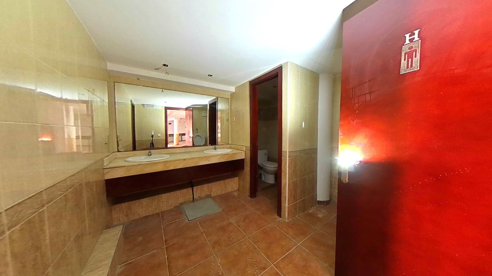 Butik til salg i El Prat de Llobregat - € 780.000 (Ref: 9009318)