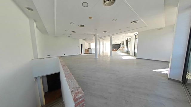 Local en El Prat de Llobregat en venta - 780.000 € (Ref: 9009318)