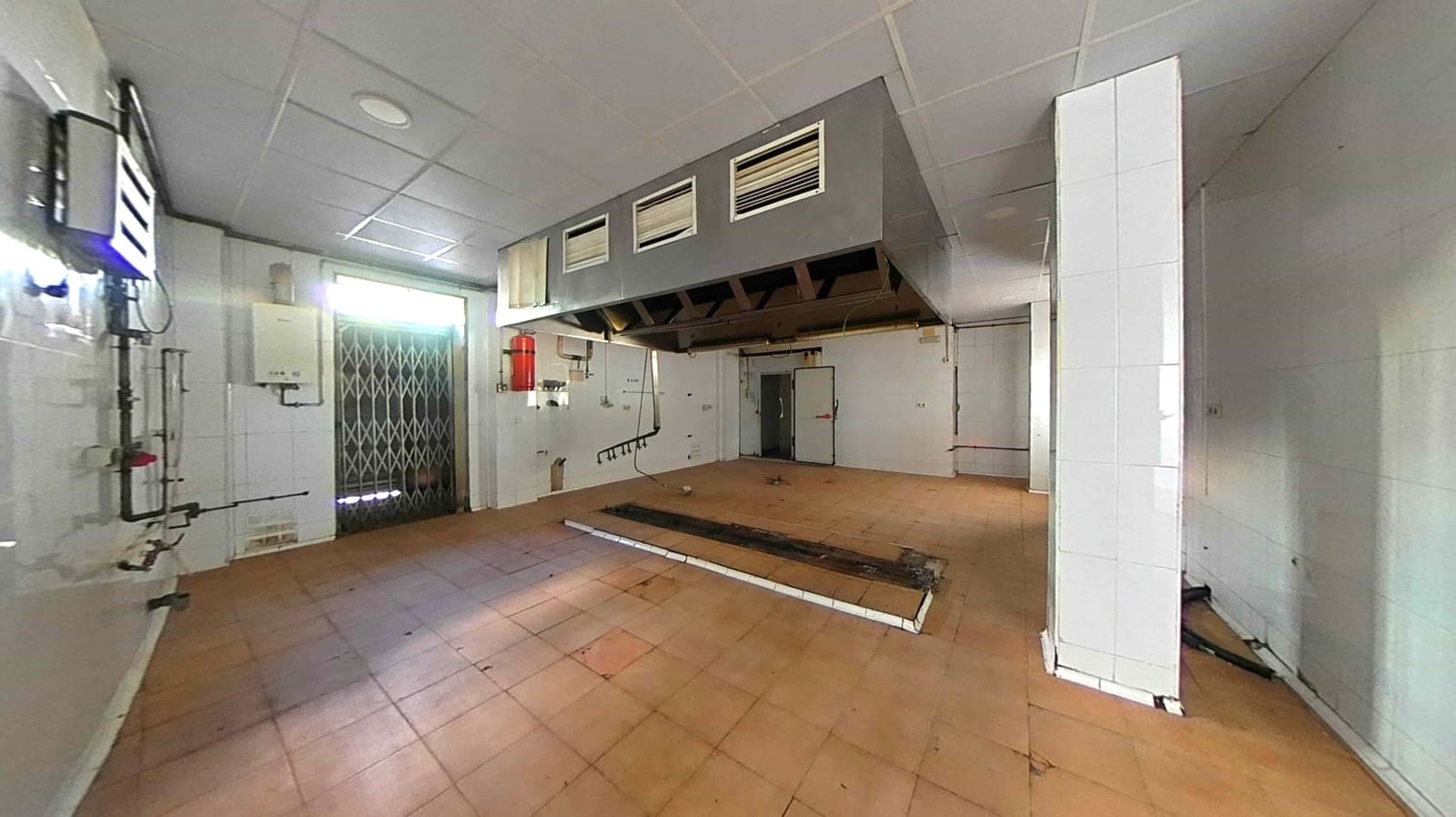 Butik til salg i El Prat de Llobregat - € 780.000 (Ref: 9009318)