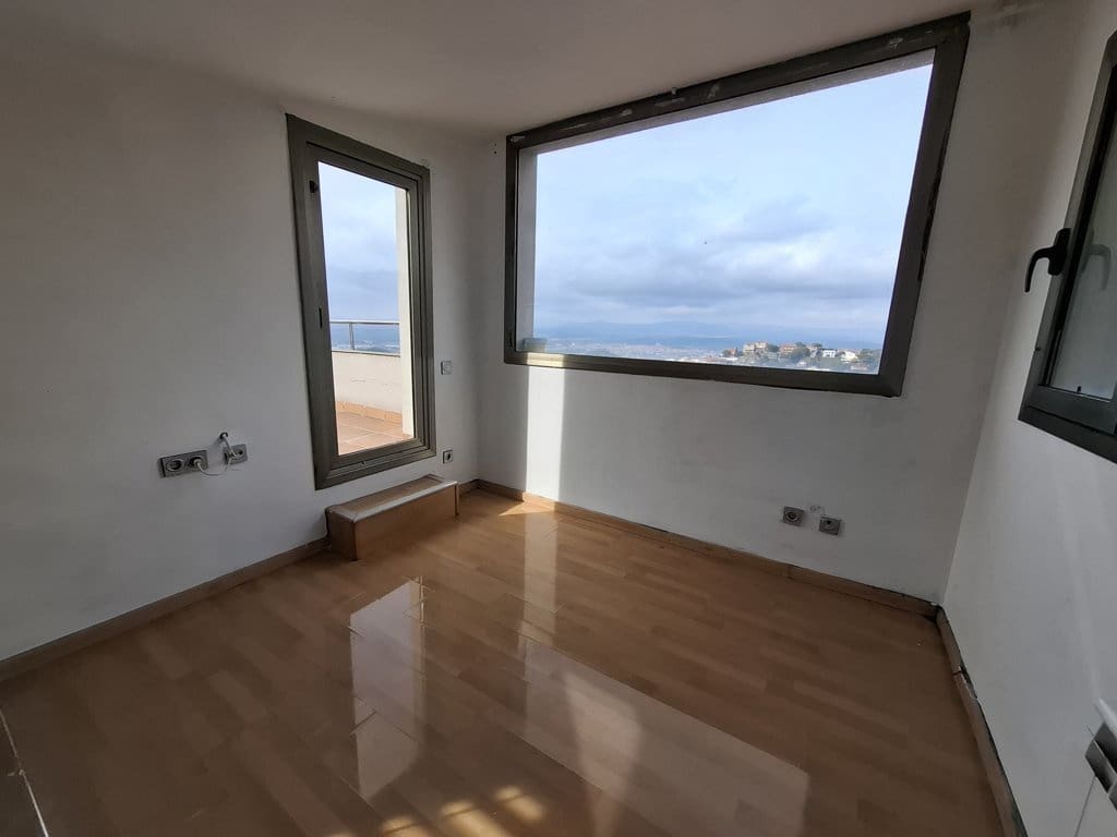 3 soveværelse Villa til salg i Sant Fost de Campsentelles med swimmingpool garage - € 410.000 (Ref: 9009347)