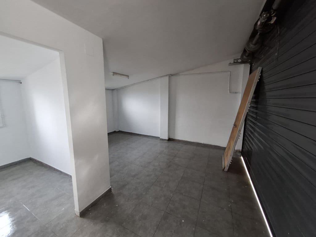 3 soveværelse Villa til salg i Sant Fost de Campsentelles med swimmingpool garage - € 410.000 (Ref: 9009347)