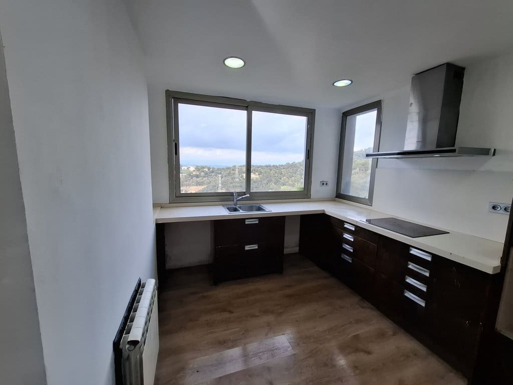 3 soveværelse Villa til salg i Sant Fost de Campsentelles med swimmingpool garage - € 410.000 (Ref: 9009347)