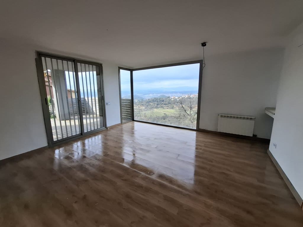 3 bedroom Villa for sale in Sant Fost de Campsentelles with pool garage - € 410,000 (Ref: 9009347)
