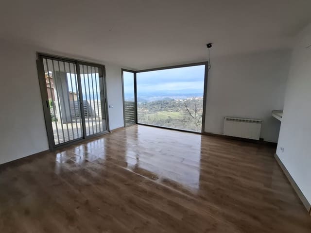 3 bedroom Villa for sale in Sant Fost de Campsentelles with pool garage - € 410,000 (Ref: 9009347)