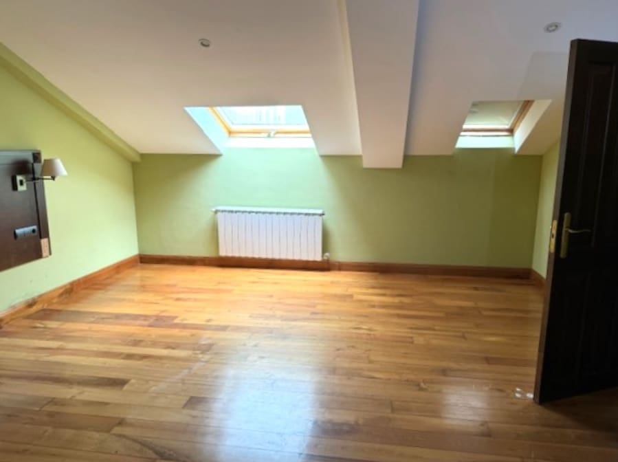 16 soveværelse Hotel til salg i Cangas del Narcea - € 380.000 (Ref: 9009369)