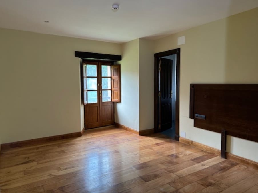 16 soveværelse Hotel til salg i Cangas del Narcea - € 380.000 (Ref: 9009369)