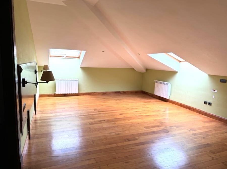 16 soveværelse Hotel til salg i Cangas del Narcea - € 380.000 (Ref: 9009369)