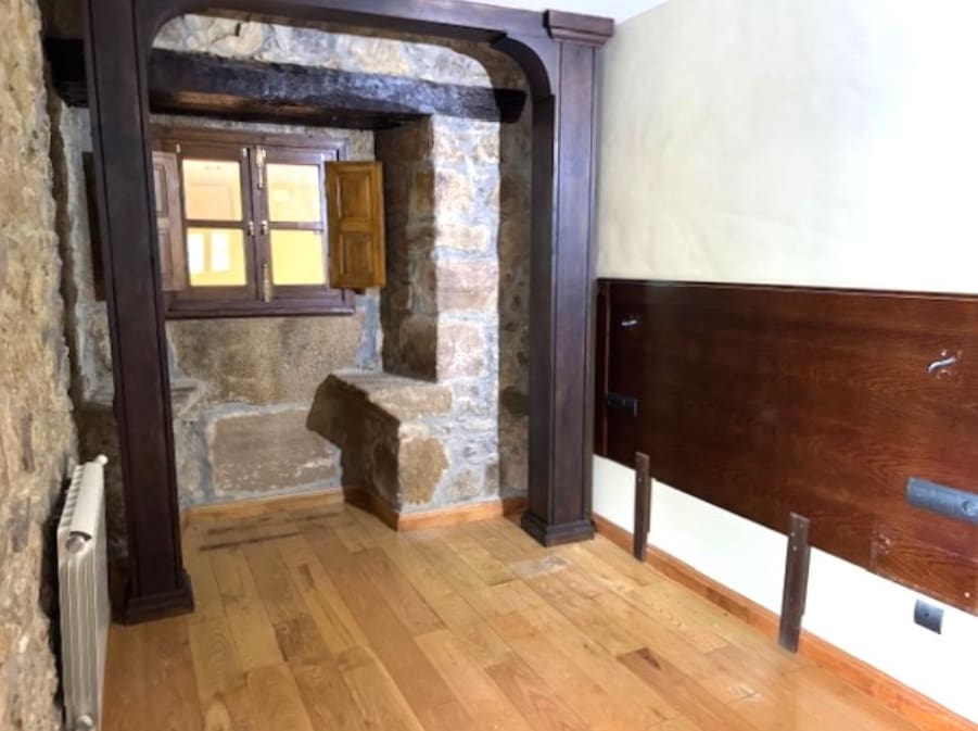 16 soveværelse Hotel til salg i Cangas del Narcea - € 380.000 (Ref: 9009369)