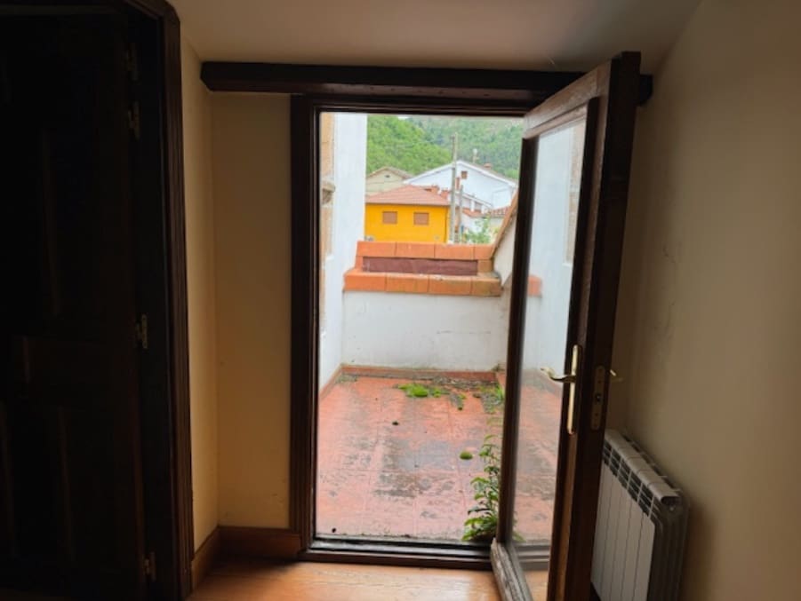 16 soveværelse Hotel til salg i Cangas del Narcea - € 380.000 (Ref: 9009369)