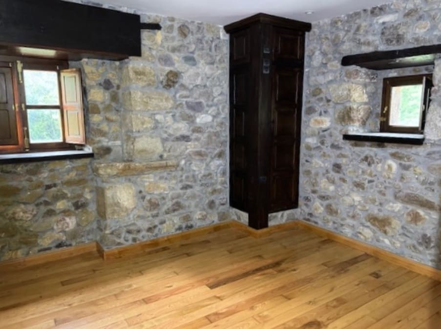 16 soveværelse Hotel til salg i Cangas del Narcea - € 380.000 (Ref: 9009369)