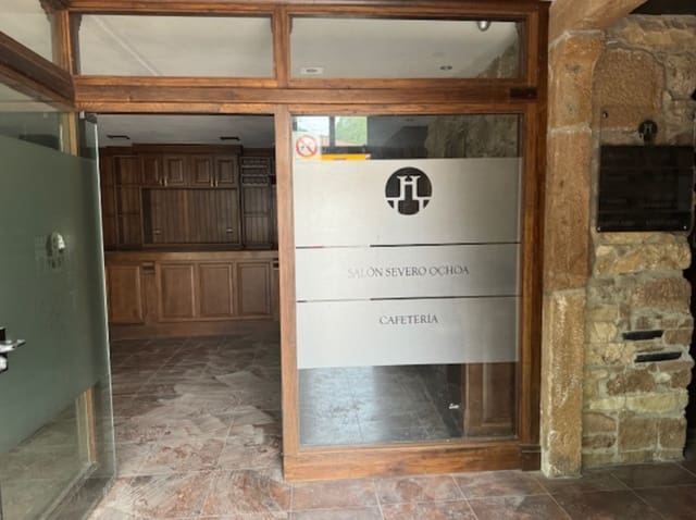 16 bedroom Hotel for sale in Cangas del Narcea - € 380,000 (Ref: 9009369)