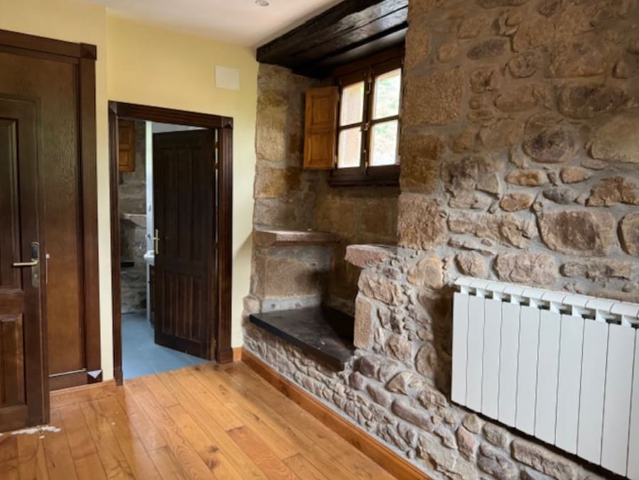 16 soveværelse Hotel til salg i Cangas del Narcea - € 380.000 (Ref: 9009369)