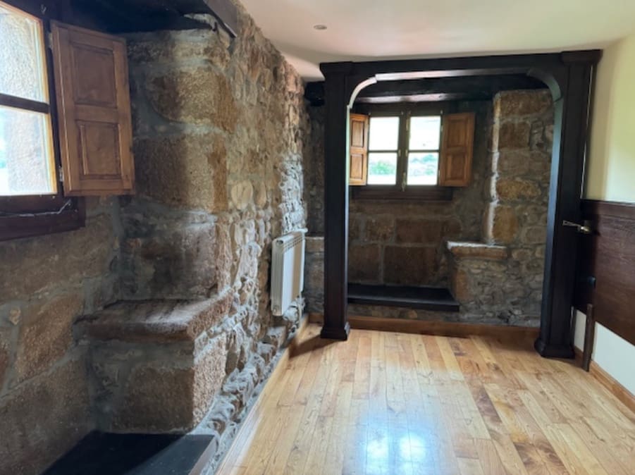 16 soveværelse Hotel til salg i Cangas del Narcea - € 380.000 (Ref: 9009369)