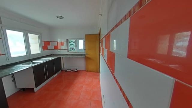 4 bedroom Townhouse for sale in Camargo with garage - € 330,000 (Ref: 9132676)