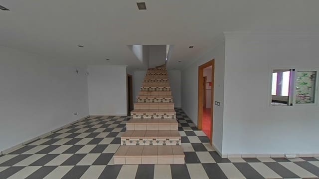 4 bedroom Townhouse for sale in Camargo with garage - € 330,000 (Ref: 9132676)