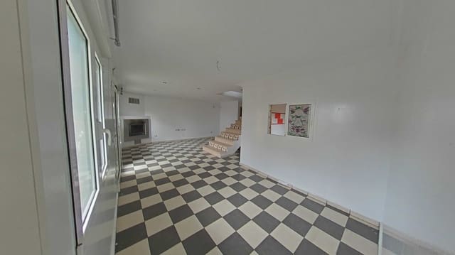 4 bedroom Townhouse for sale in Camargo with garage - € 330,000 (Ref: 9132676)