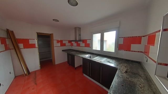 4 bedroom Townhouse for sale in Camargo with garage - € 330,000 (Ref: 9132676)