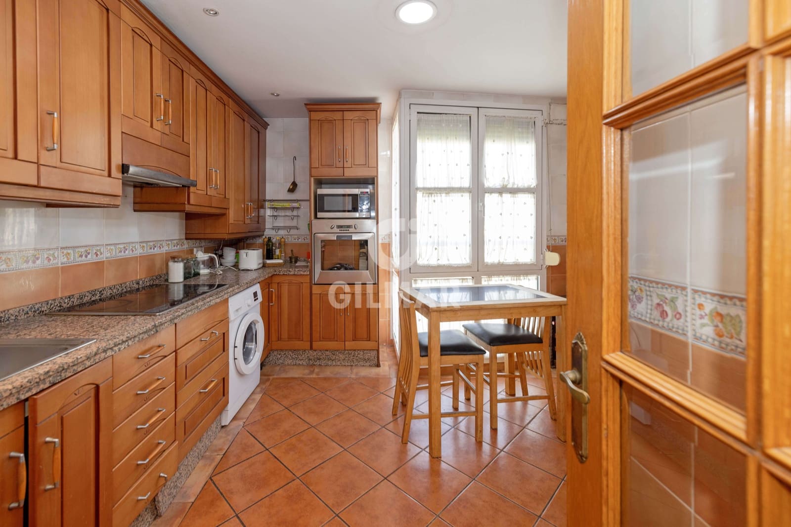 Piso de 4 habitaciones en Marbella en venta con garaje - 975.000 € (Ref: 10004536)