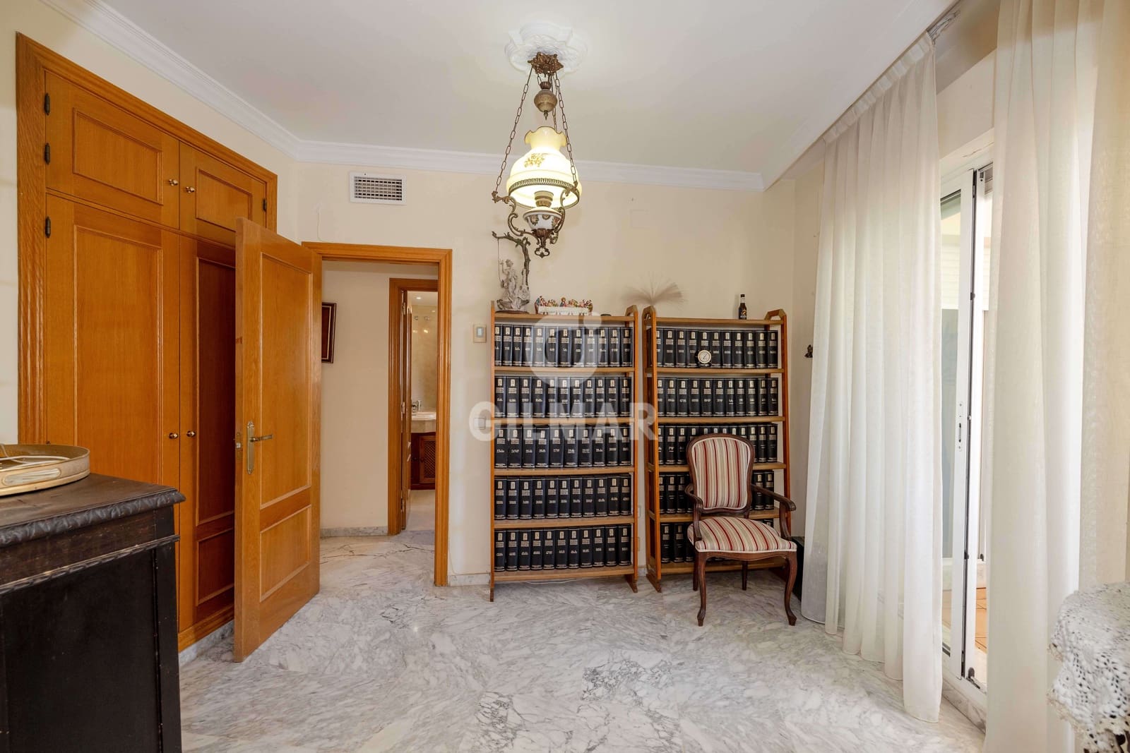 Piso de 4 habitaciones en Marbella en venta con garaje - 975.000 € (Ref: 10004536)