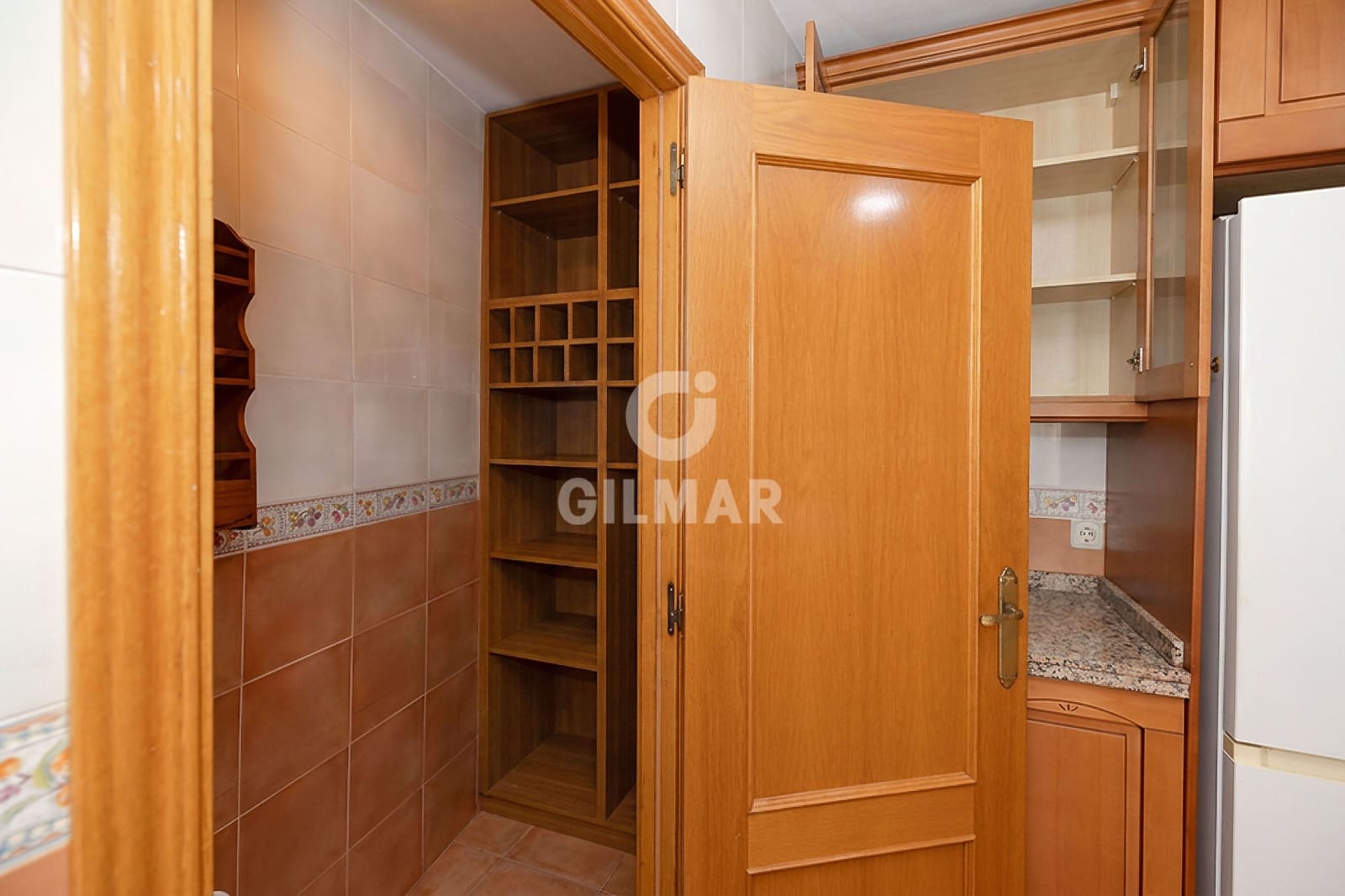 Piso de 4 habitaciones en Marbella en venta con garaje - 975.000 € (Ref: 10004536)