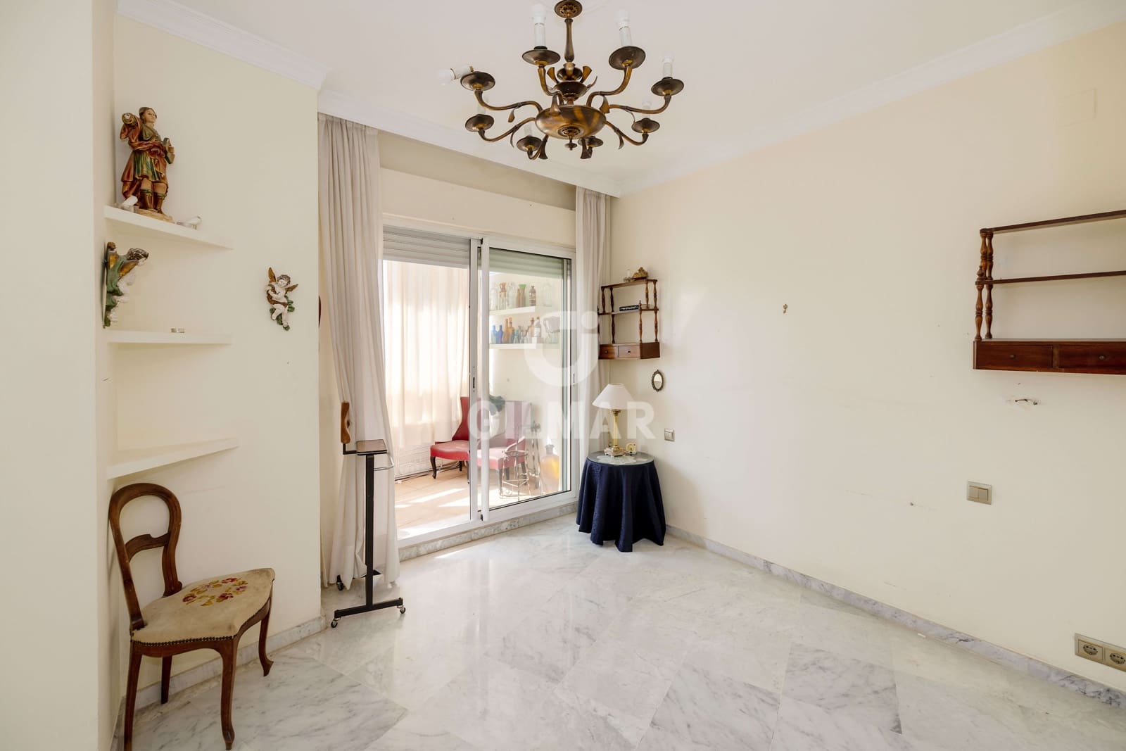 Piso de 4 habitaciones en Marbella en venta con garaje - 975.000 € (Ref: 10004536)