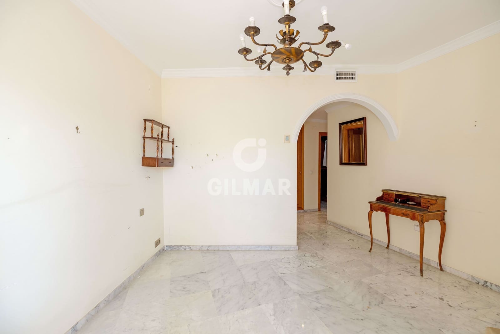 Piso de 4 habitaciones en Marbella en venta con garaje - 975.000 € (Ref: 10004536)