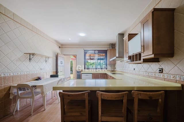 4 soverom Villa til salgs i Chiclana de la Frontera - € 325 000 (Ref: 10004537)