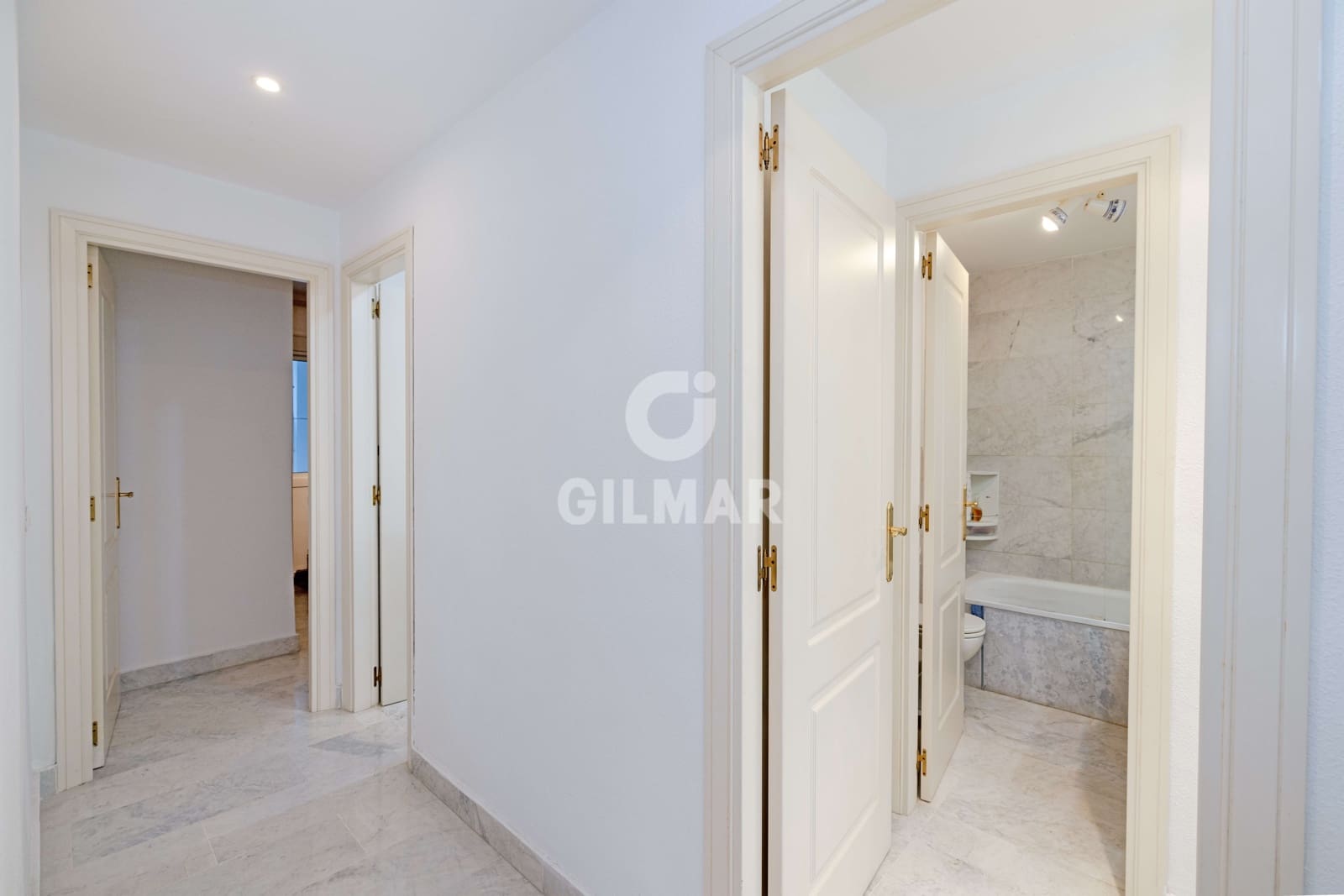 3 sypialnia Mieszkanie na sprzedaż w Guadalmina z basenem garażem - 660 000 € (Ref: 10007932)