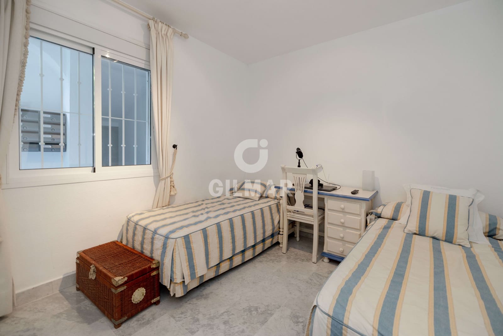 3 sypialnia Mieszkanie na sprzedaż w Guadalmina z basenem garażem - 660 000 € (Ref: 10007932)