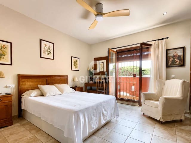 Chalet de 7 habitaciones en La Barrosa, Chiclana de la Frontera en venta con piscina garaje - 1.100.000 € (Ref: 10008089)