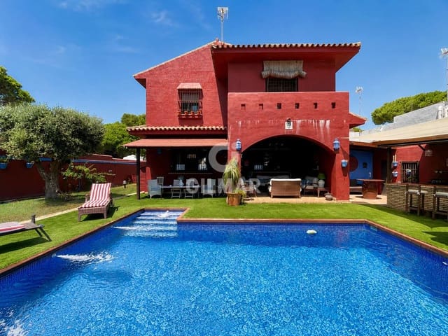 Chalet de 7 habitaciones en La Barrosa, Chiclana de la Frontera en venta con piscina garaje - 1.100.000 € (Ref: 10008089)