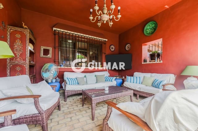 7 quarto Moradia para venda em La Barrosa, Chiclana de la Frontera com piscina garagem - 1 100 000 € (Ref: 10008089)
