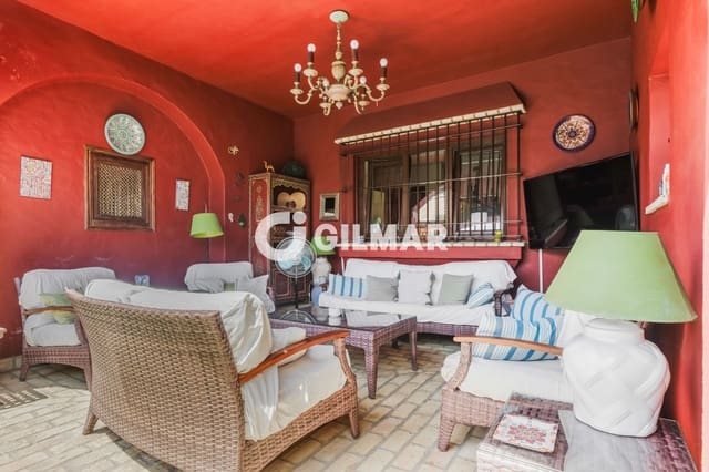 7 quarto Moradia para venda em La Barrosa, Chiclana de la Frontera com piscina garagem - 1 100 000 € (Ref: 10008089)