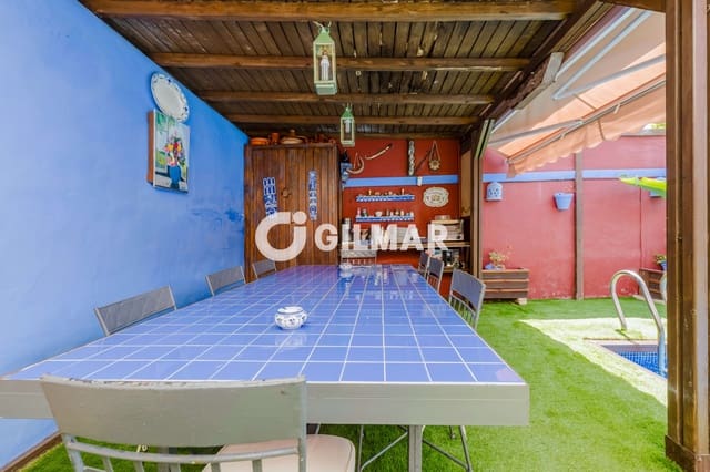 7 soverom Villa til salgs i La Barrosa, Chiclana de la Frontera med svømmebasseng garasje - € 1 100 000 (Ref: 10008089)