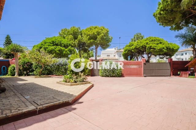 7 soverom Villa til salgs i La Barrosa, Chiclana de la Frontera med svømmebasseng garasje - € 1 100 000 (Ref: 10008089)