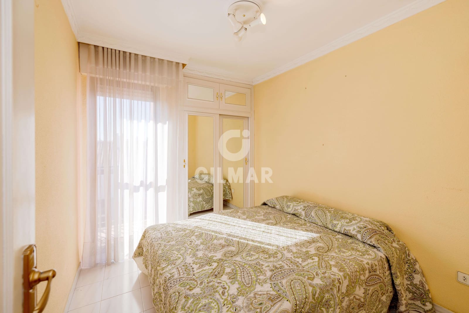 3 bedroom Terraced Villa for sale in Marbella with garage - € 560,000 (Ref: 10009671)