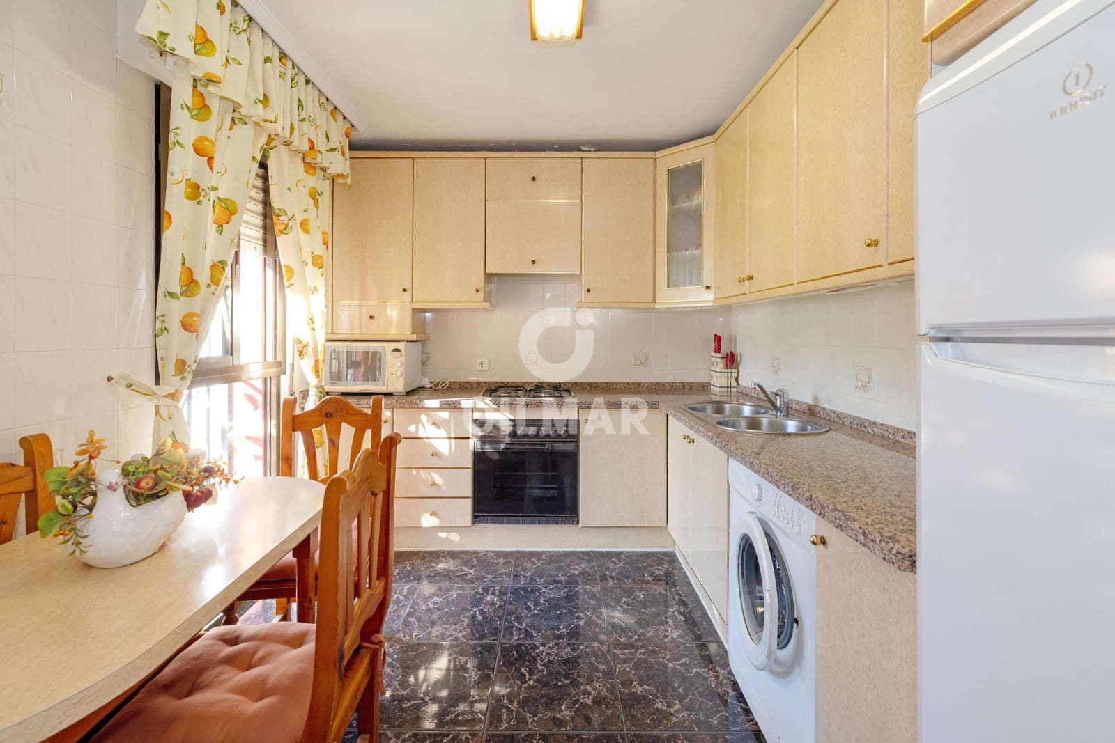 3 bedroom Terraced Villa for sale in Marbella with garage - € 560,000 (Ref: 10009671)