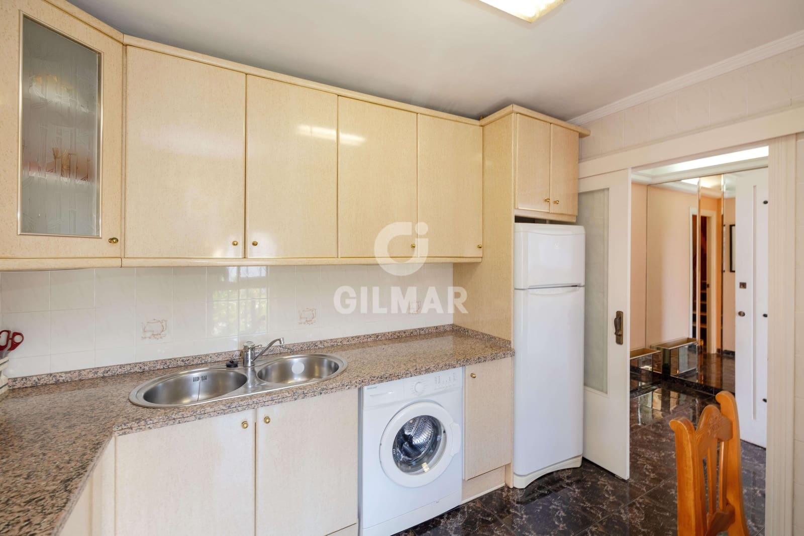 3 bedroom Terraced Villa for sale in Marbella with garage - € 560,000 (Ref: 10009671)
