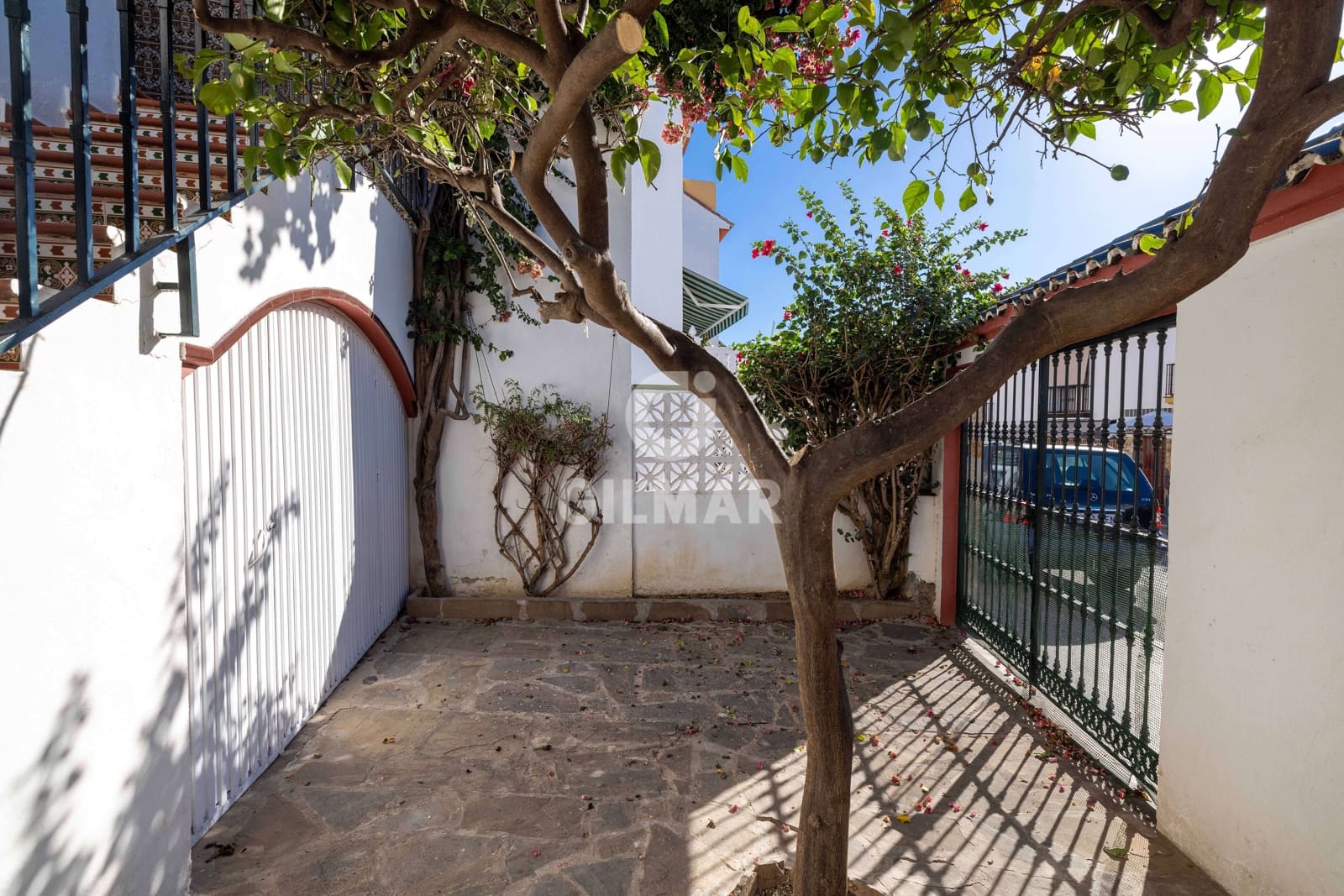 3 bedroom Terraced Villa for sale in Marbella with garage - € 560,000 (Ref: 10009671)