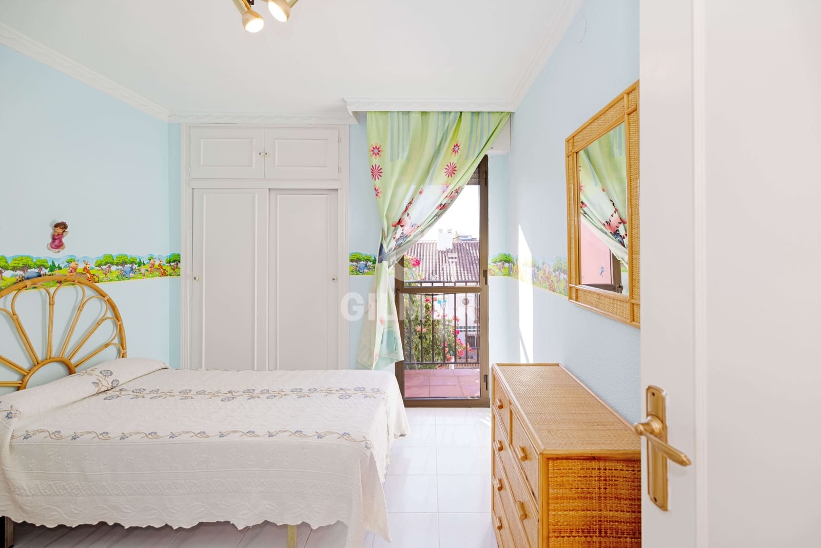 3 bedroom Terraced Villa for sale in Marbella with garage - € 560,000 (Ref: 10009671)