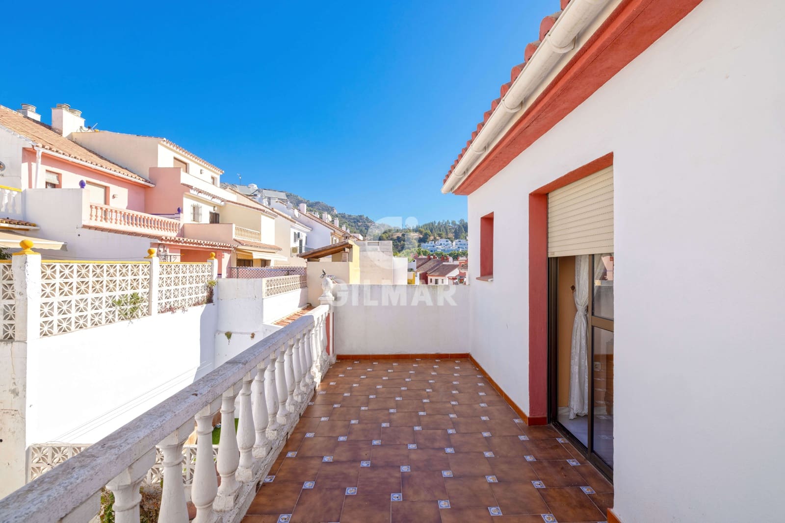 3 bedroom Terraced Villa for sale in Marbella with garage - € 560,000 (Ref: 10009671)