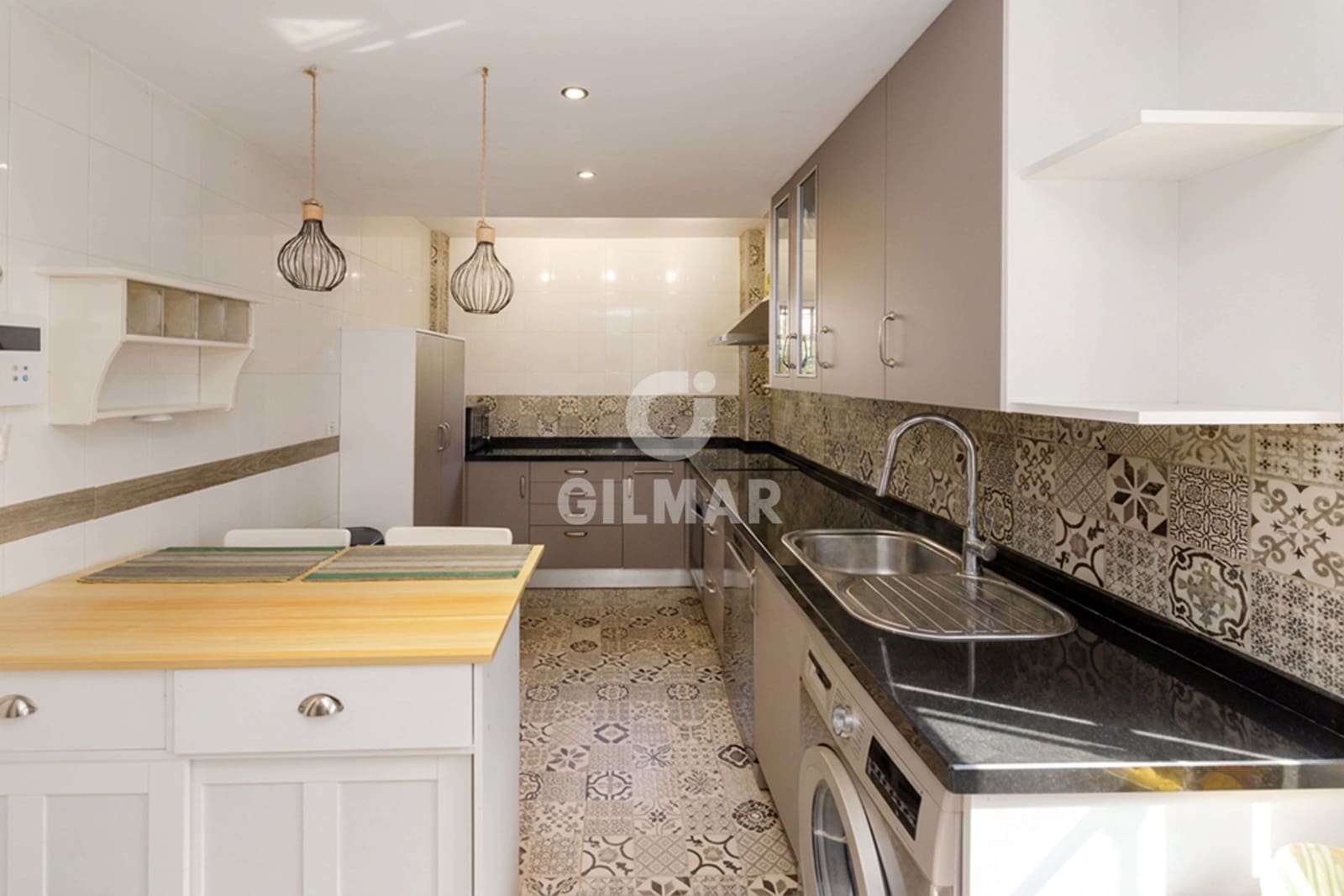 3 makuuhuone Paritalo myytävänä paikassa Golden Mile mukana uima-altaan - 750 000 € (Ref: 10009886)