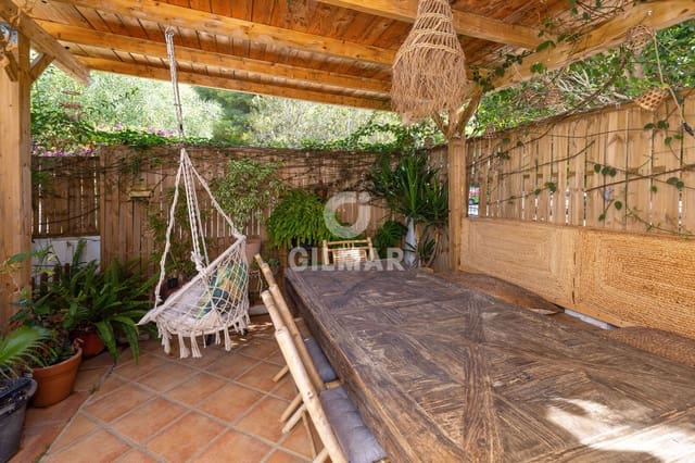 3 quarto Moradia Geminada para venda em Lomas De Marbella, Marbella com piscina - 750 000 € (Ref: 10009886)