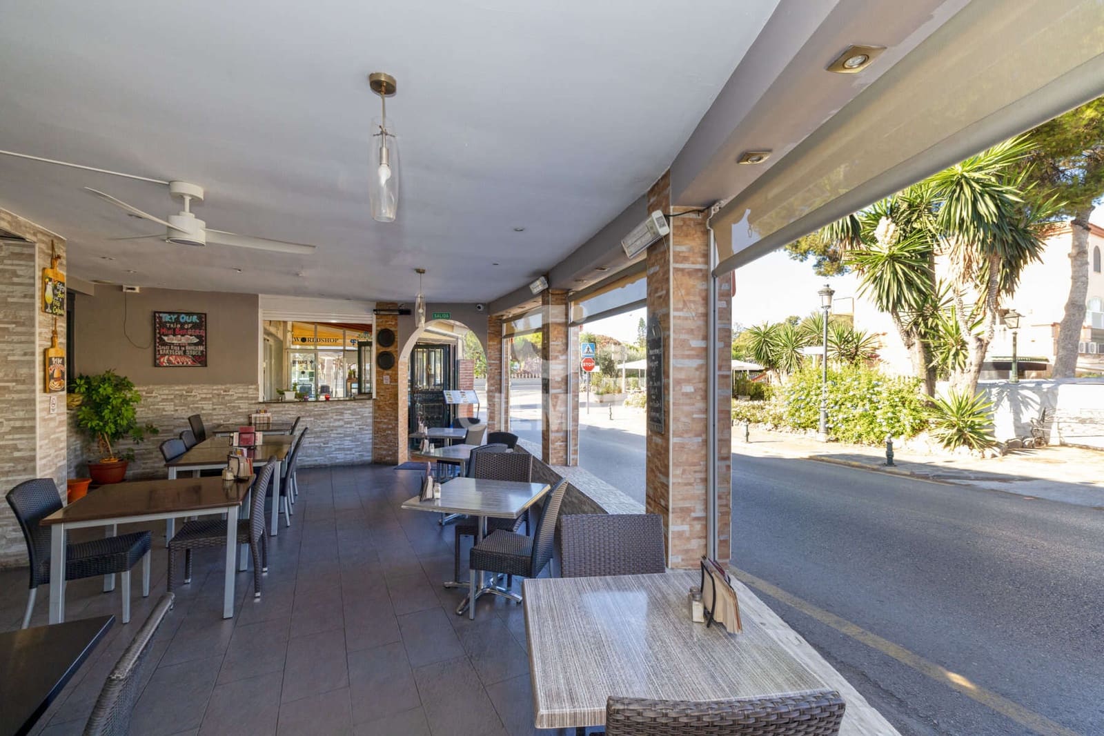 Commercial for sale in El Paraiso - € 2,050,000 (Ref: 10009957)